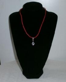 Rode leren ketting met hamsa en roterende boze oog