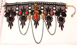 Zwarte kanten vampierenketting choker met doodskoppen en rode strass stenen