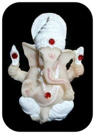 Ganesha wit 6 cm hoog