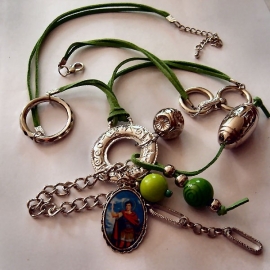 Lange groene ketting met sint