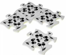 Alchemy of England keramieke legpuzzel onderzetters Black Skull Cherries - set van 4 - 20.2 cm