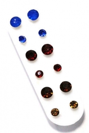 Setje van 6 maar strass oorbellen in doos - rood blauw