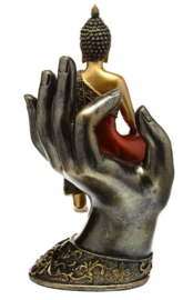 Goud en Rood Thaise Boeddha zittend in hand - 23 cm hoog