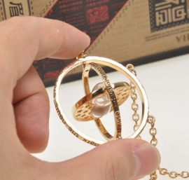 Harry Potter Time Turner Ketting Hermione Granger Rotating Spins Gold Hourglass wit