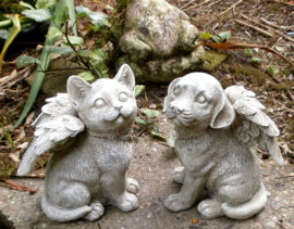 Grafsteen beeld hond met engelenvleugels 14 cm hoog
