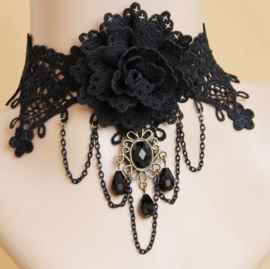 Zwarte Gothic kanten choker met cabochon zwarte roos en zwarte kettingen