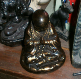 Shaolin monnik beeld bronskleurig 8.5 X 8.5 X 9 cm