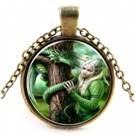 Glazen hanger met ketting Dragon Lord van Anne Stokes