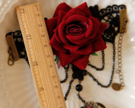 Rode roos Gothic romantische armband met zwarte kettingen en ring