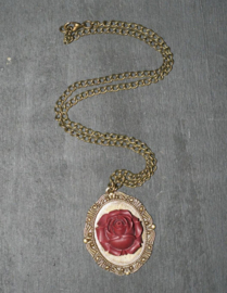 Fantasmagoria wine rose pendant 5 cm lang