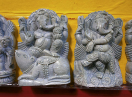 Ganesha set van 8 speksteen 4.5 x 7 cm