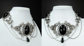 Restyle metalen choker met zwarte cabochons