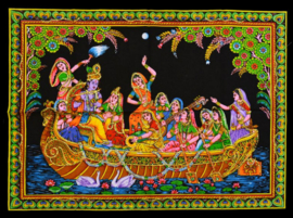 Muurkleed Krishna en Rhada en meisjes in boot - 80 x 110 cm