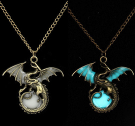 Retro Gothic Draak glow in the dark nekketting brons