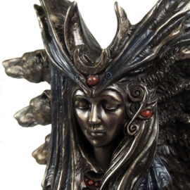 Hecate beeld bronskleurig 25 cm hoog