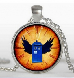 Glazen hanger met ketting Dr Who Tardis met vleugels