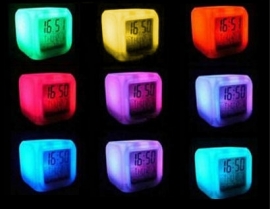 Kleurveranderende digitale wekker klok met thermometer