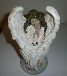Biddende engel met verlichting grafdecoratie - 20 cm hoog