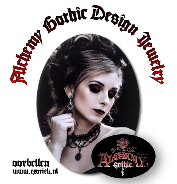 alchemy gothic design oorbellen meisje met opvallende makeup en kapsel met roos in haar.jpg