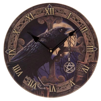 klok talisman zwarte raven met pentagram.jpg