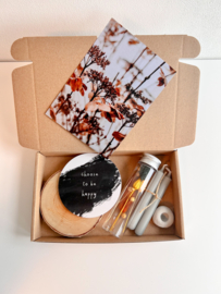 GIFTBOX: BLOEMETJE GRIJS