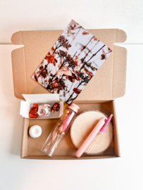 GIFTBOX: HOERA