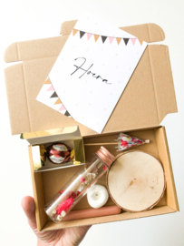 GIFTBOX: HOERA