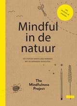 Mindful in de Natuur - werkboek met 60 oefeningen voor buiten