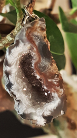 Agaat geode edelsteenhanger +- 4cm