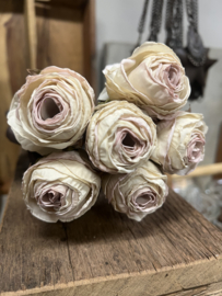 Bosje “ gedroogde “ roosjes > ecru/zachtroze