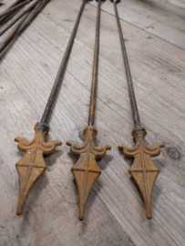 Festoenhouder met Franse lelie  (rusty) l. 75cm