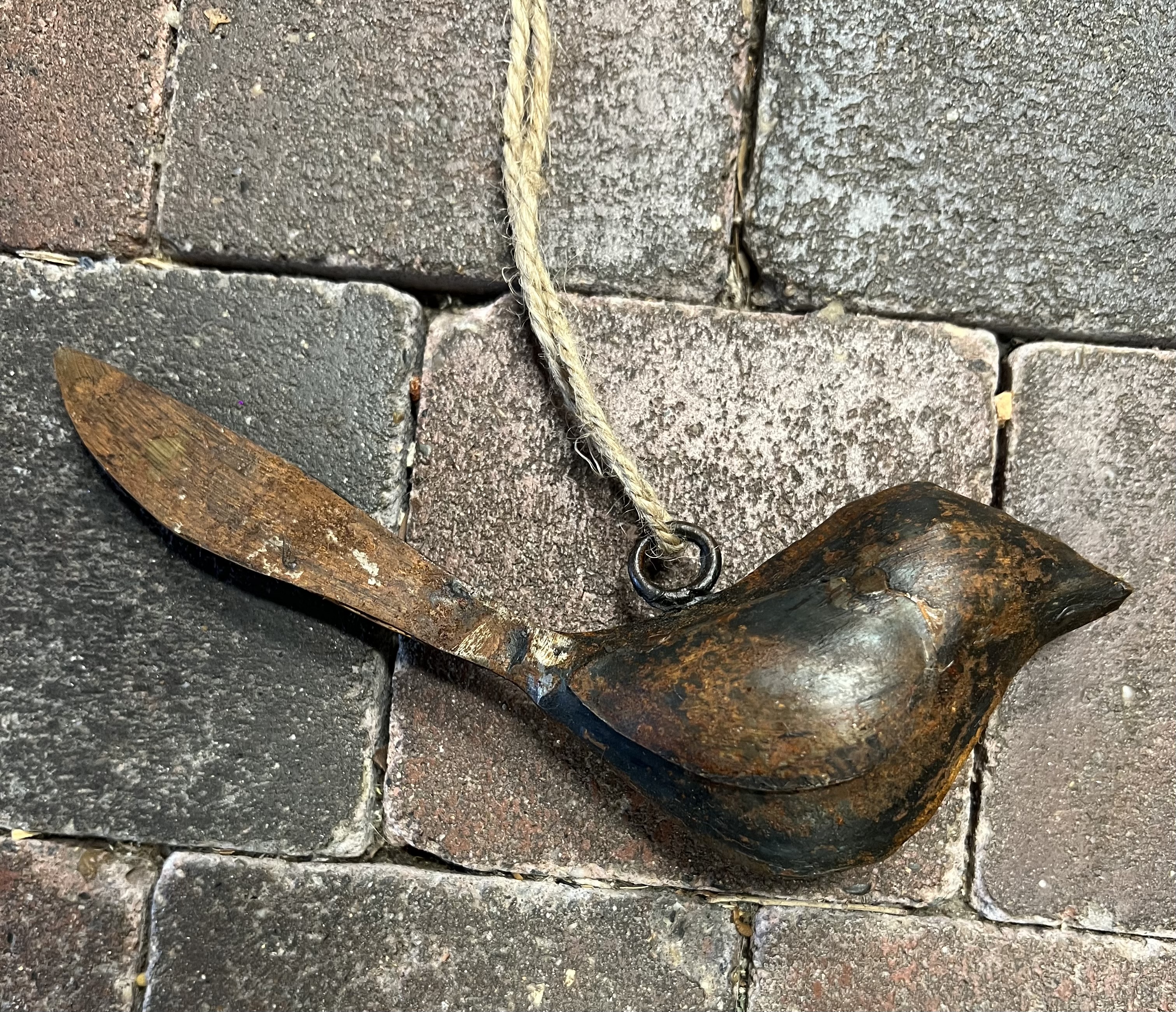 Metalen oldlook vogel " Birdy " aan touw