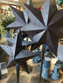 Metalen Ster " Kushi " met waxinehouder > staand op voet , zwart oldlook > 30 cm