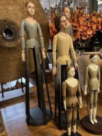 Mannequin Sarita > 13,5 x h 56,5 cm