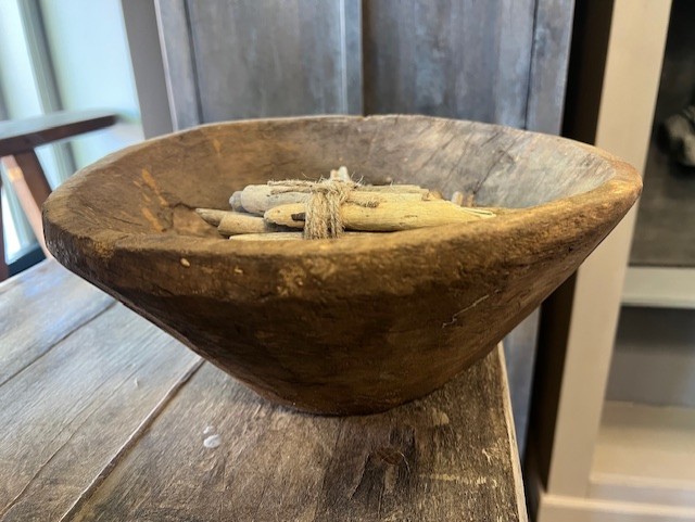 Oud houten diepe schaal JA 21 > Ø 32 x h 13 cm