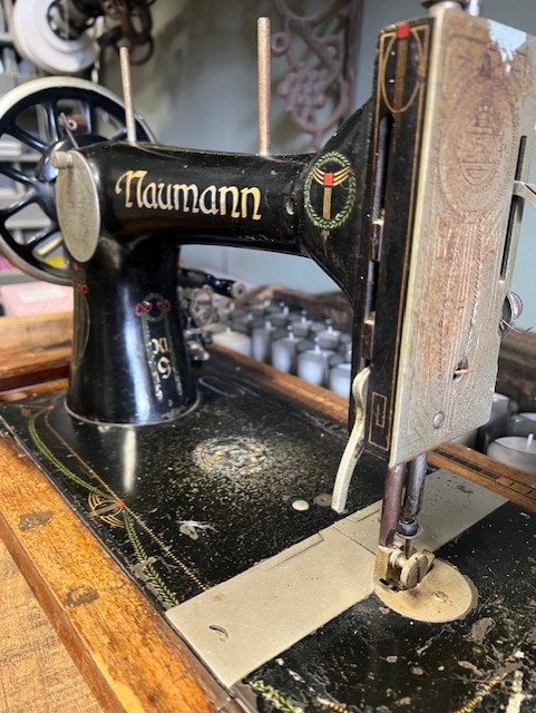 Naaimachine ( decoratief ! )  >  NAUMANN