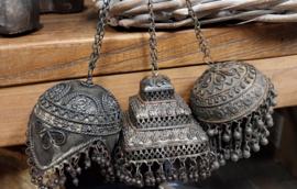 India " LouLou "  hang ornamenten. 3 assorti ( metaal )