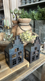 Metalen waxine huisje ( met trapgevel ) h ± 25 cm > 1