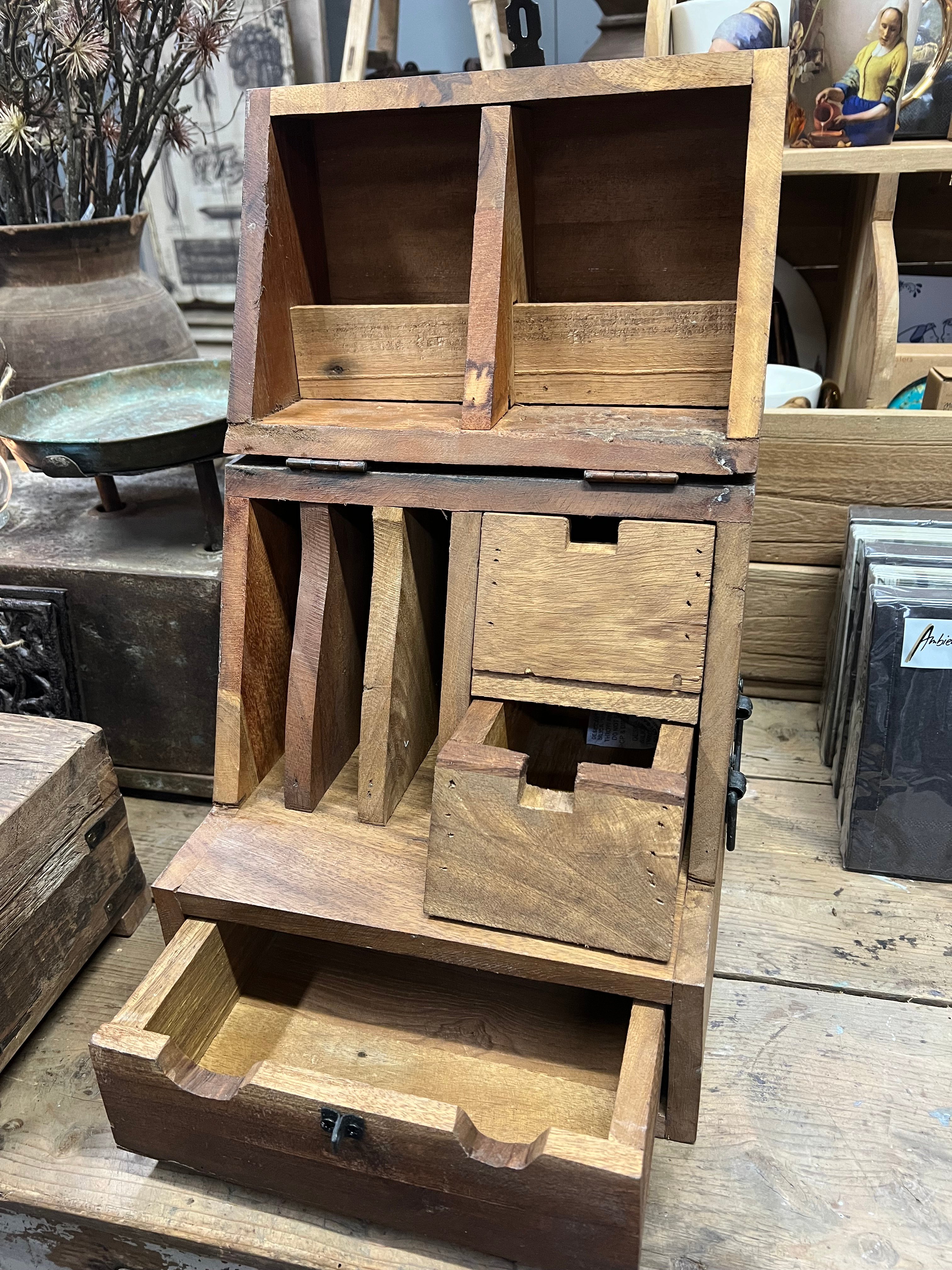 Kastje,  inklapbaar " Folding Cabinet " > hardhout afm 26/26 x h 26/41cm