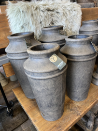 Vase Luxury Two Lines > maj.brown > M   Ø 17 x h 33 cm