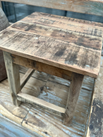 Houten krukje 25/25 x h 29 cm