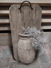 Wandbord oud hout met een (halve) oud Nepalese kruik  > M
