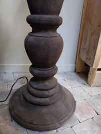 Vloerlamp hout h 137 x voetplaat 30 cm