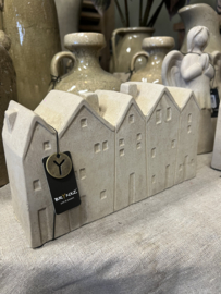 Five house in a row,   maj. taupe  25.8.14 cm