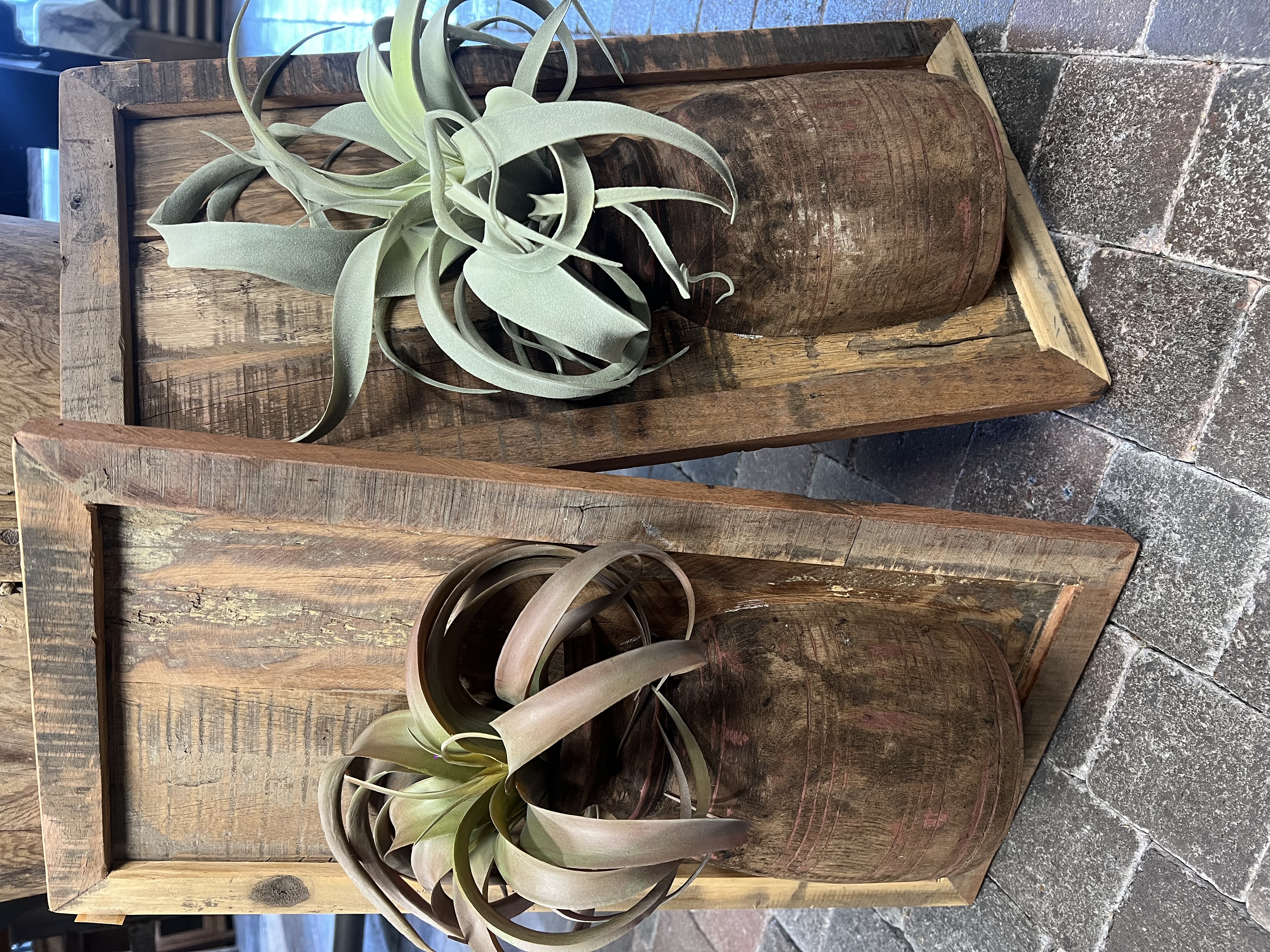 Wandbord oud hout met - halve / Nepalese kruik 55x28cm ( zie foto incl deco ) 