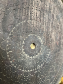 Houten uniek rond ornament op voet 2) afm h 68 x Ø 54 cm