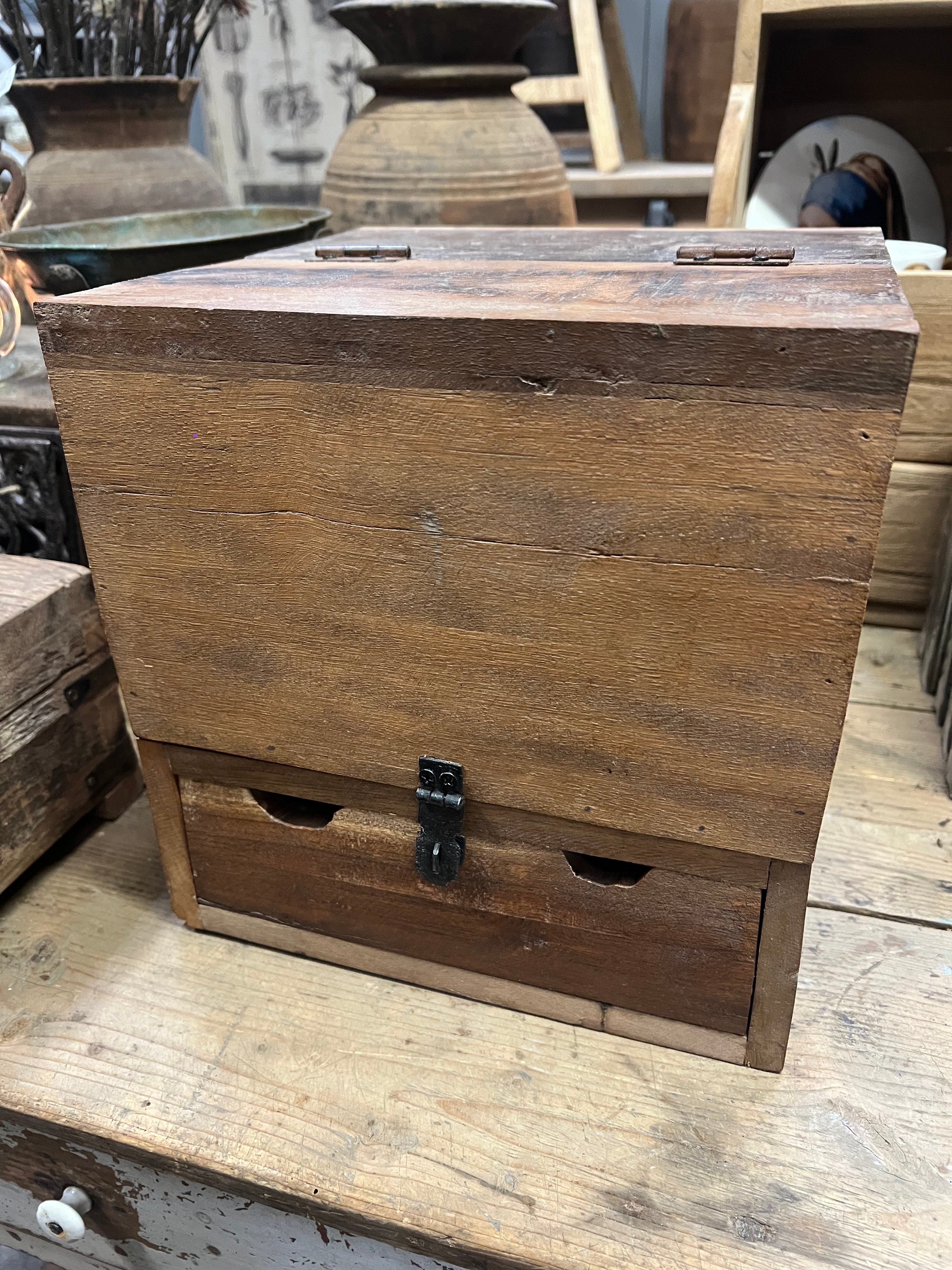 Kastje,  inklapbaar " Folding Cabinet " > hardhout afm 26/26 x h 26/41cm