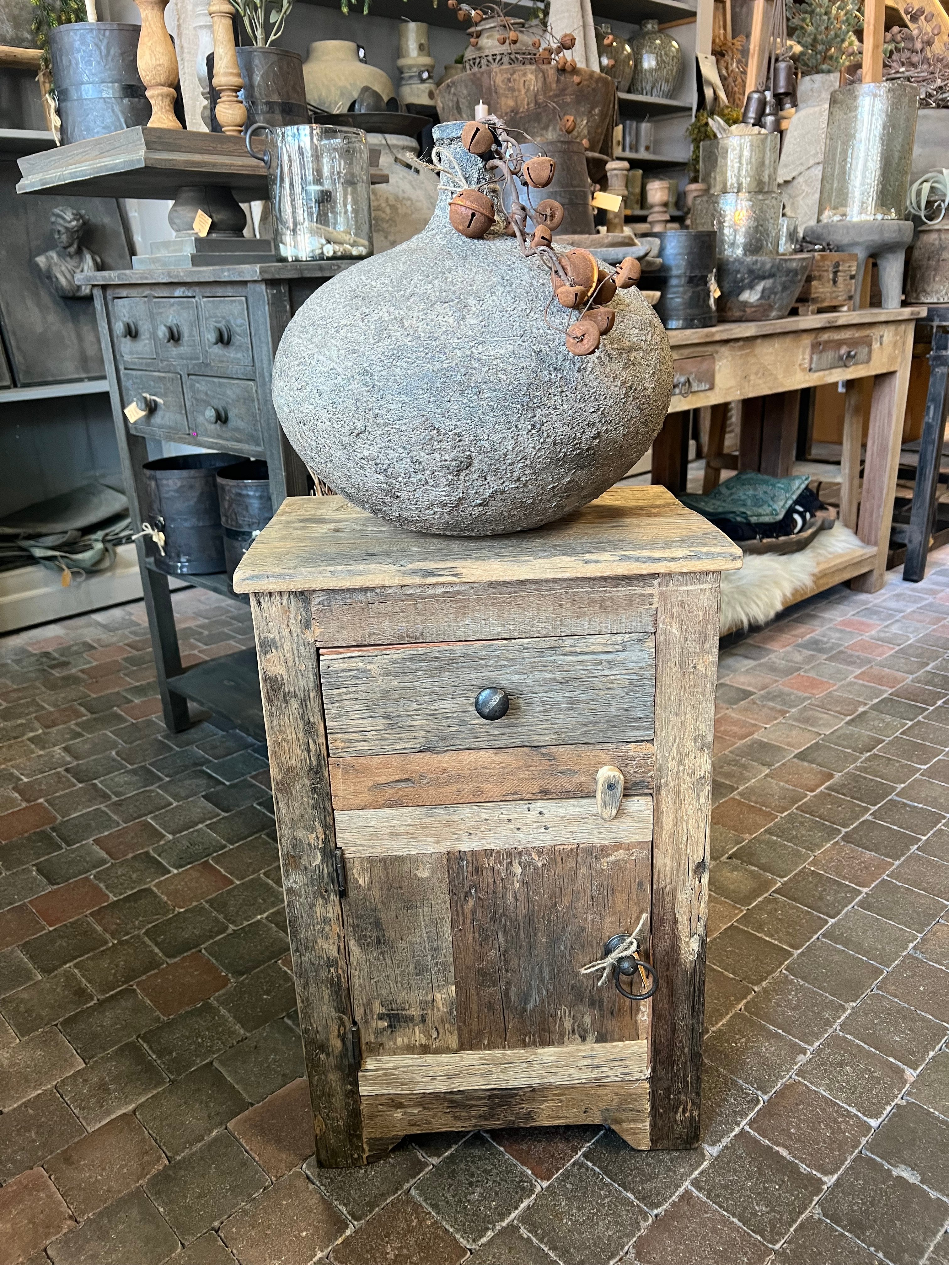 Kastje van truckwood ( nachtkastje ) "JIM "