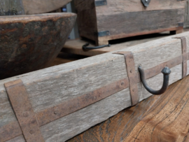 Kapstok oud hout met metalen details 61x7x4,5 cm
