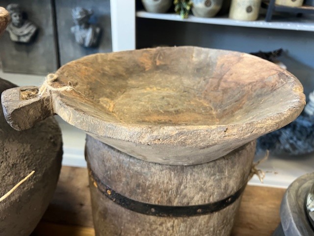 Oud houten schaal met handgreep JA 20 > Ø 40/32 x h 9 cm